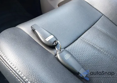 2013 Chrysler Town & Country Touring-L z USA, uszkodzony, nr VIN 2C4RC1CG3DR615876